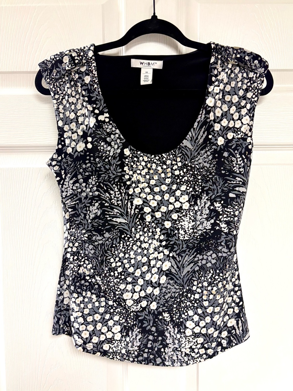 White House Black Market Black and White Floral Scoop Neck Bodysuit